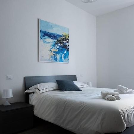 Private Room: The Port Apartment Scirocco Ліворно Екстер'єр фото