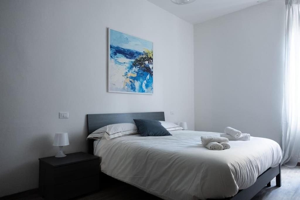 Private Room: The Port Apartment Scirocco Ліворно Екстер'єр фото
